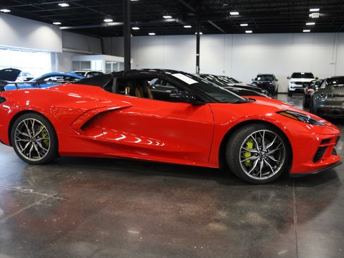Used 2023 Chevrolet Corvette Stingray Preferred Conv w/ Z51 Performance Package RWD image 4