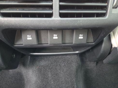 Used 2019 Jaguar E-PACE R-Dynamic SE image 31