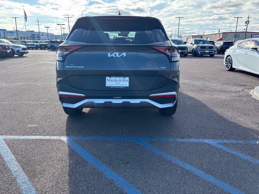 Used 2023 Kia Sportage LX AWD/4WD image 6