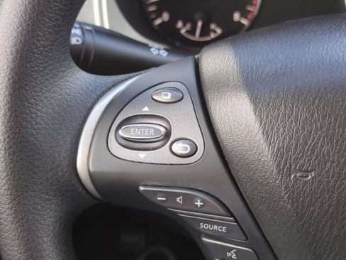 Used 2020 Nissan Pathfinder S FWD image 20