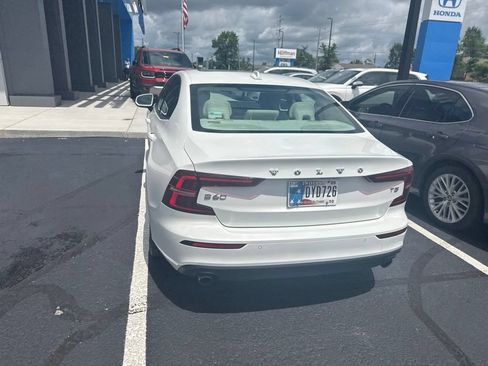 Used 2019 Volvo S60 T5 Momentum w/ Premium Package FWD image 9