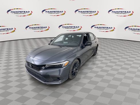 Used 2023 Honda Civic Sport image 4