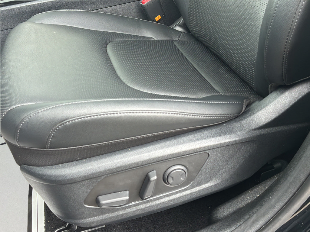 Used 2025 Kia Sportage EX FWD image 14