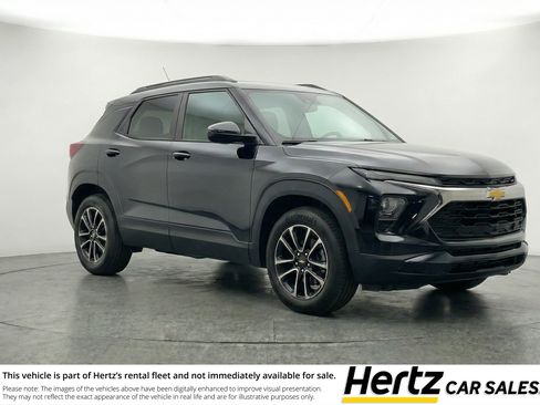 Used 2025 Chevrolet TrailBlazer LT image 1