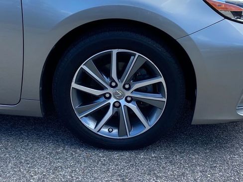Used 2017 Lexus ES 300h FWD image 9