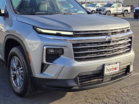 New 2025 Chevrolet Traverse LT w/ Driver Confidence Package image 8