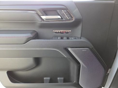 Used 2025 GMC Sierra 1500 AT4X image 37