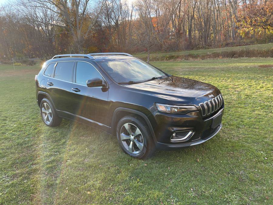 Used 2019 Jeep Cherokee Limited w/ Luxury Group AWD/4WD image 2