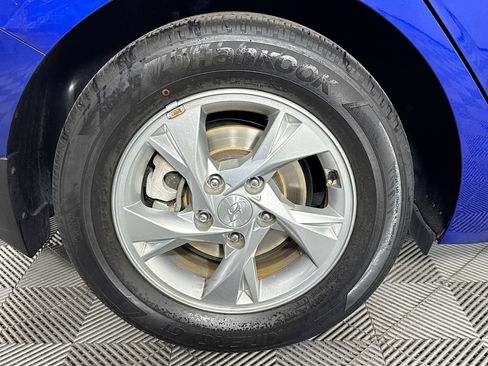 Used 2023 Hyundai Elantra SE image 31