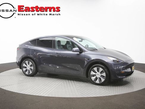 Used 2024 Tesla Model Y 2WD image 37