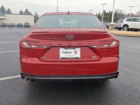 Certified 2025 Toyota Camry SE image 5