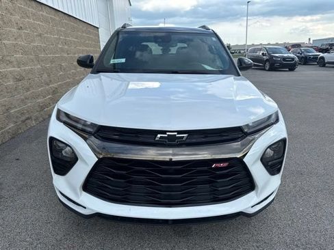 Used 2023 Chevrolet TrailBlazer RS w/ Convenience Package FWD image 3