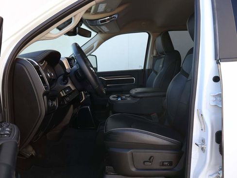 Used 2024 RAM 2500 Laramie w/ Safety Group image 8