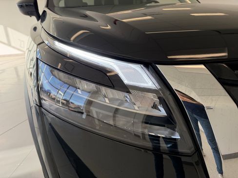 Used 2024 Nissan Pathfinder S image 50