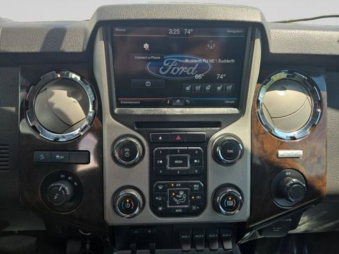 Used 2016 Ford F250 Platinum w/ FX4 Off-Road Package AWD/4WD image 21