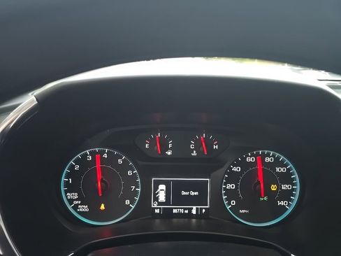 Used 2018 Chevrolet Equinox LS image 10