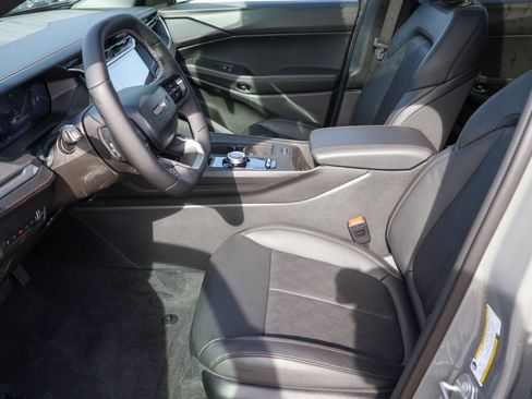 New 2026 Jeep Cherokee Overland image 5