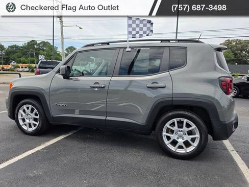 Used 2021 Jeep Renegade Latitude w/ Luxury Group I FWD image 4