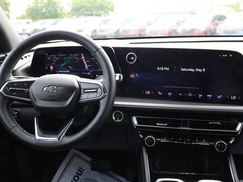 Used 2025 Chevrolet Traverse LT w/ Midnight/Sport Edition AWD/4WD image 25