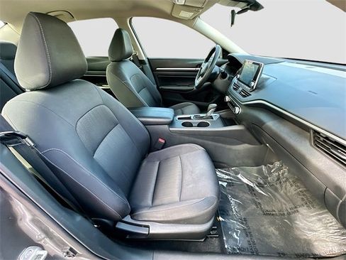Used 2022 Nissan Altima 2.5 SV image 25