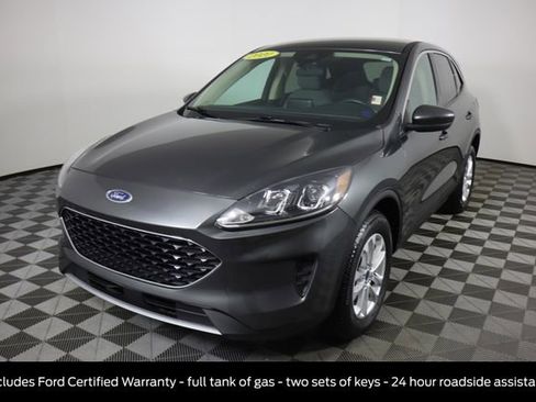 Certified 2020 Ford Escape SE image 9