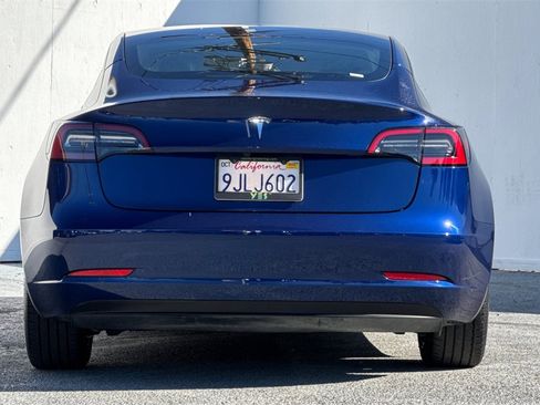 Used 2023 Tesla Model 3 Standard Range image 5