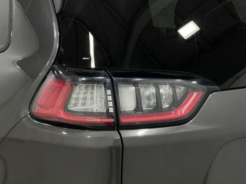 Used 2019 Jeep Cherokee Limited AWD/4WD image 33