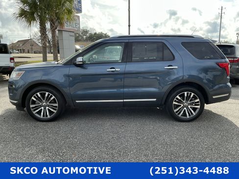 Used 2019 Ford Explorer Platinum image 2