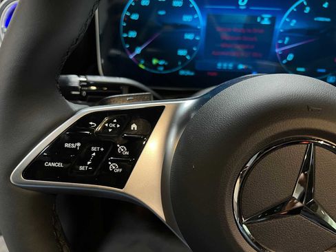 Used 2025 Mercedes-Benz C 300 4MATIC Sedan image 23