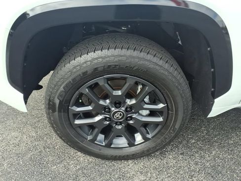 Used 2026 Toyota Tundra Platinum AWD/4WD image 4