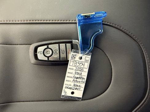 New 2025 Ford Expedition Active image 36