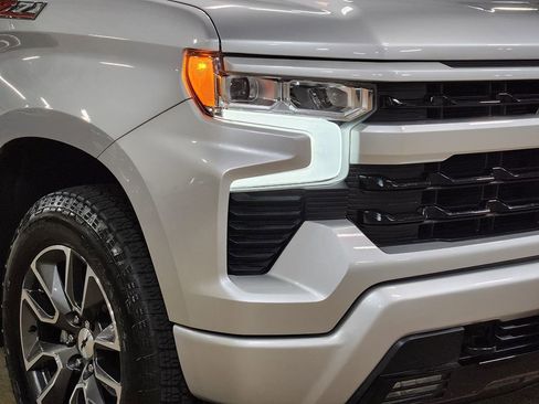 Used 2022 Chevrolet Silverado 1500 RST AWD/4WD image 12