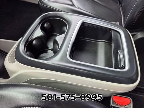 Used 2023 Chrysler Pacifica Touring-L FWD image 27
