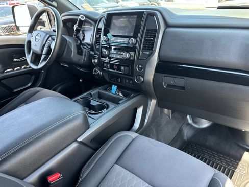 Used 2024 Nissan Titan SV w/ SV Convenience Package AWD/4WD image 33