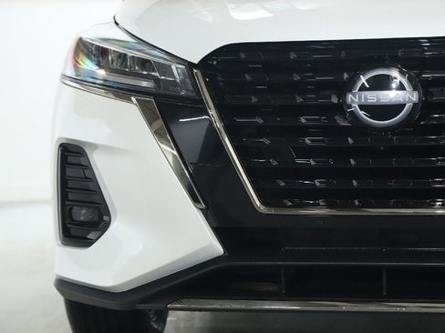 Certified 2024 Nissan Kicks SR w/ SR Premium Package image 7