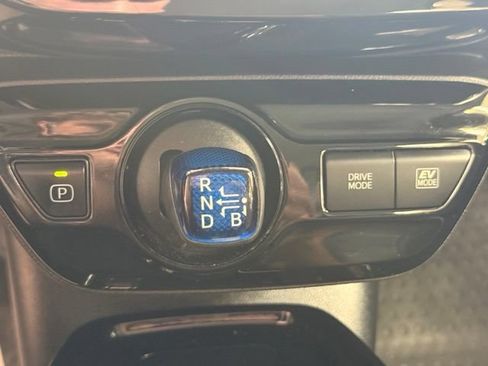 Used 2022 Toyota Prius XLE FWD image 16