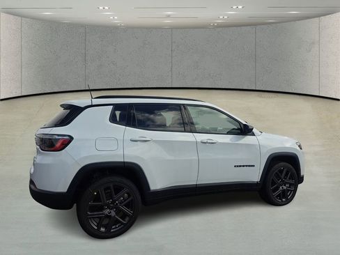 New 2026 Jeep Compass Latitude image 5