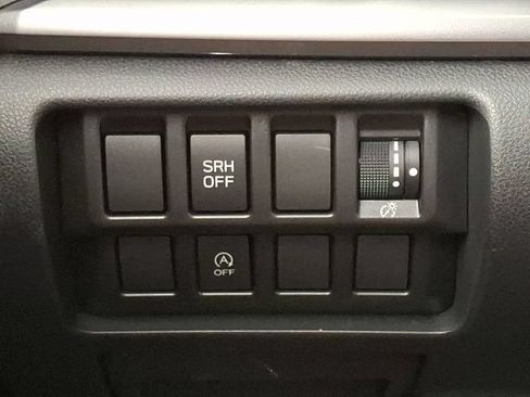 Used 2022 Subaru Forester Premium AWD/4WD image 25