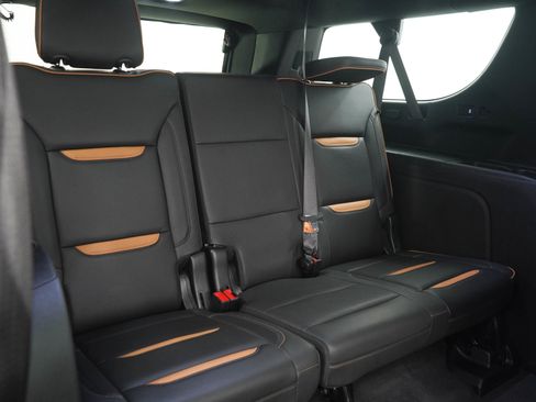 Used 2023 GMC Yukon XL AT4 w/ AT4 Premium Package AWD/4WD image 13