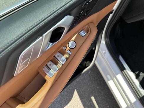 Used 2019 BMW X7 xDrive40i w/ Cold Weather Package AWD/4WD image 14