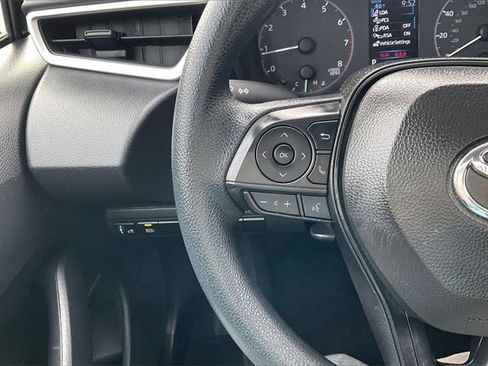 Used 2025 Toyota Corolla LE image 18