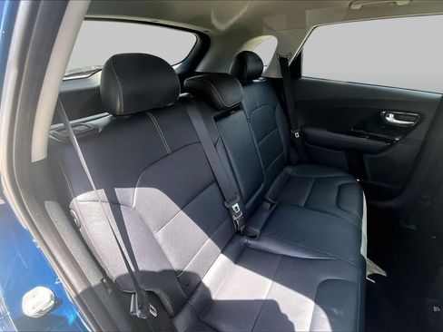 Used 2018 Kia Niro Touring FWD image 19