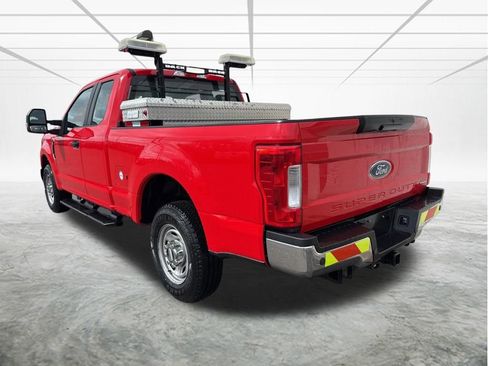 Used 2017 Ford F250 XL w/ Power Equipment Group image 4