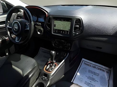 Used 2020 Jeep Compass Trailhawk w/ Cold Weather Group AWD/4WD image 37