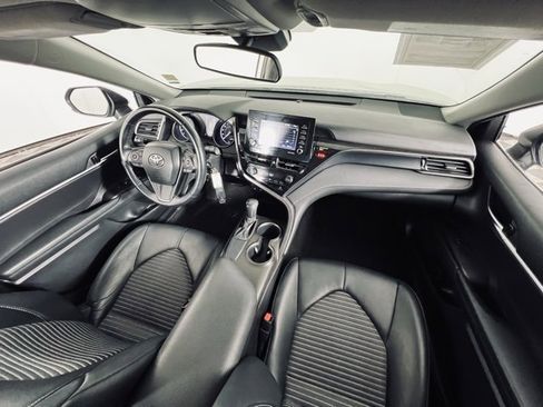Used 2021 Toyota Camry SE image 14