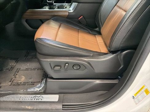 Used 2023 Chevrolet Silverado 1500 High Country w/ Technology Package image 19