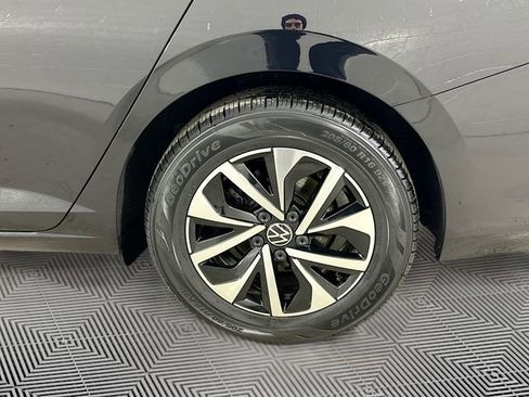 Used 2023 Volkswagen Jetta S image 30