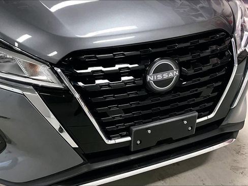 Used 2022 Nissan Kicks S image 31
