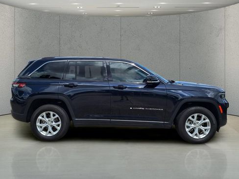 Used 2024 Jeep Grand Cherokee Limited AWD/4WD image 6