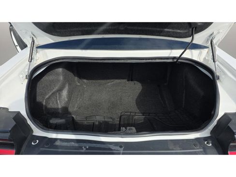 Used 2019 Dodge Challenger SXT image 14